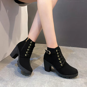 Bota Feminina de Inverno com Salto Grosso